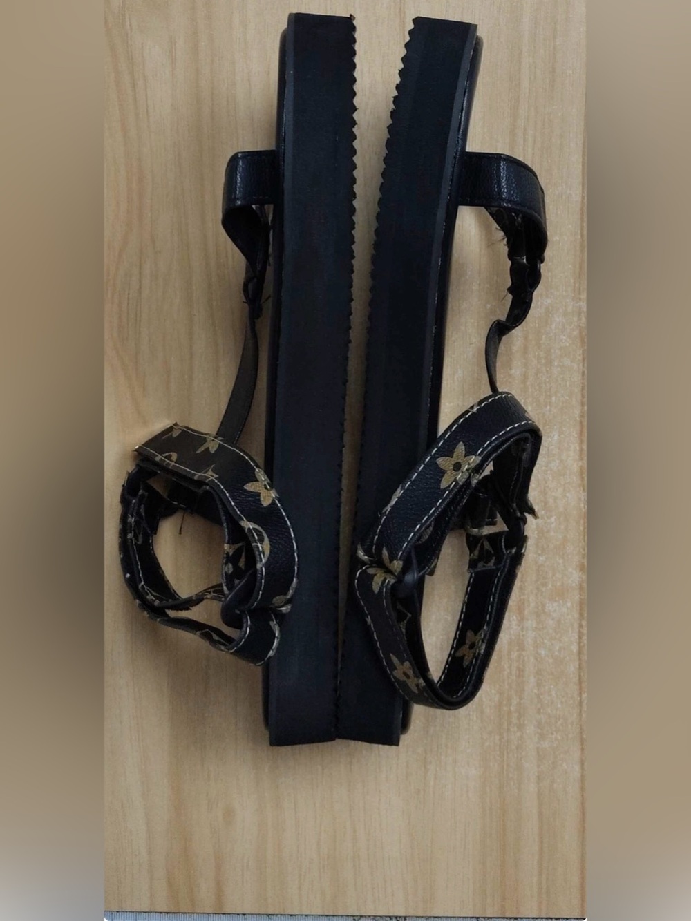 Designer-Inspired Black Platform T-Strap Sandals - Picture 4 of 6
